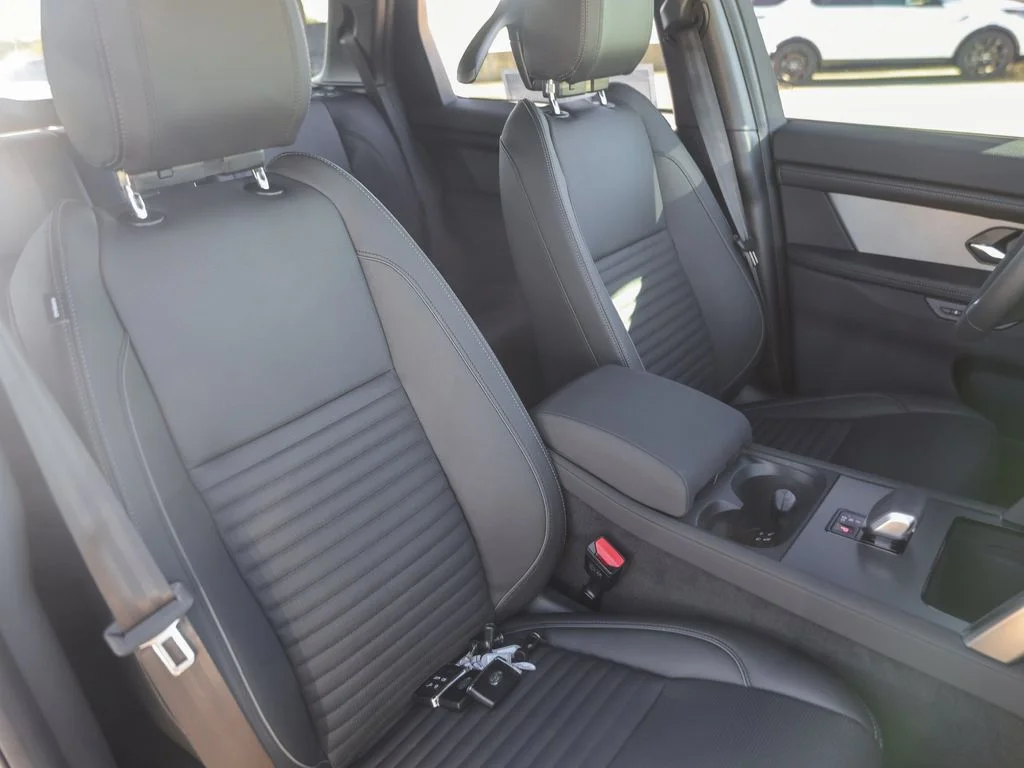 New 2025 Black Land Rover SE image 34