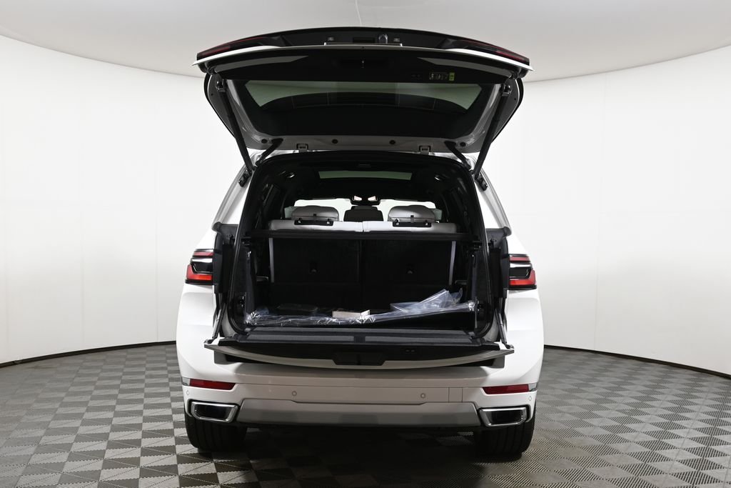 New 2027 White Metallic BMW xDrive40i image 36