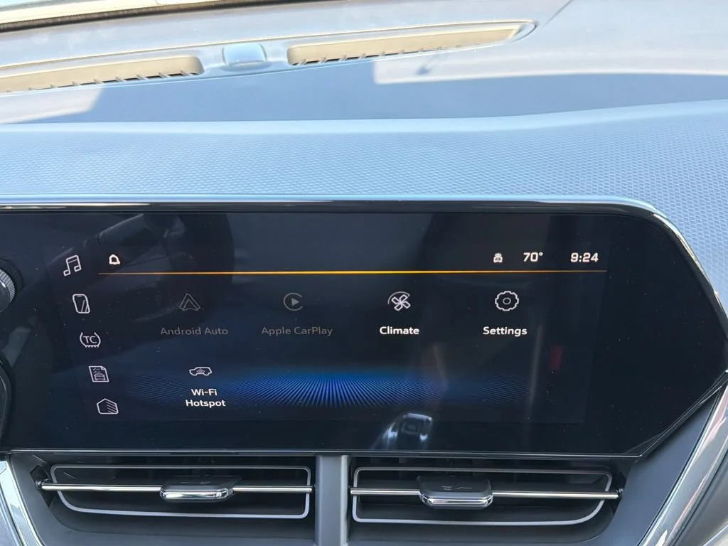 New 2026 Mosaic Black Metallic Chevrolet ACTIV image 23