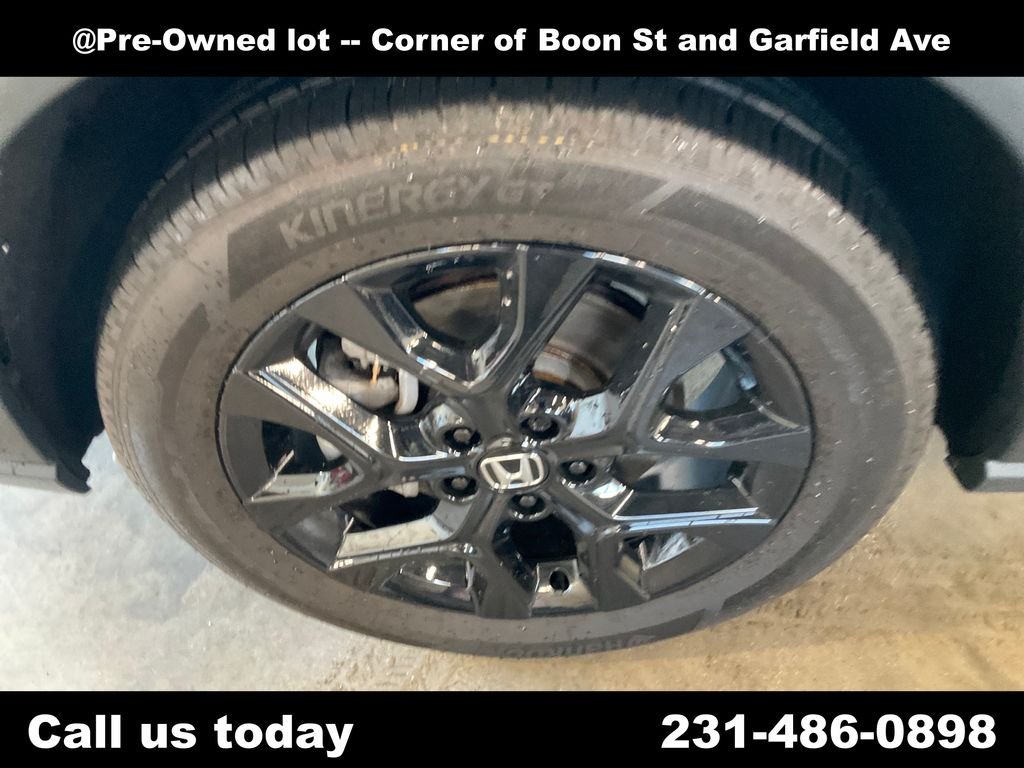 Used 2024  Honda Sport image 10