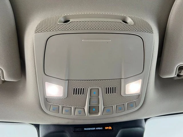 Used 2022 White Ford XLT image 15