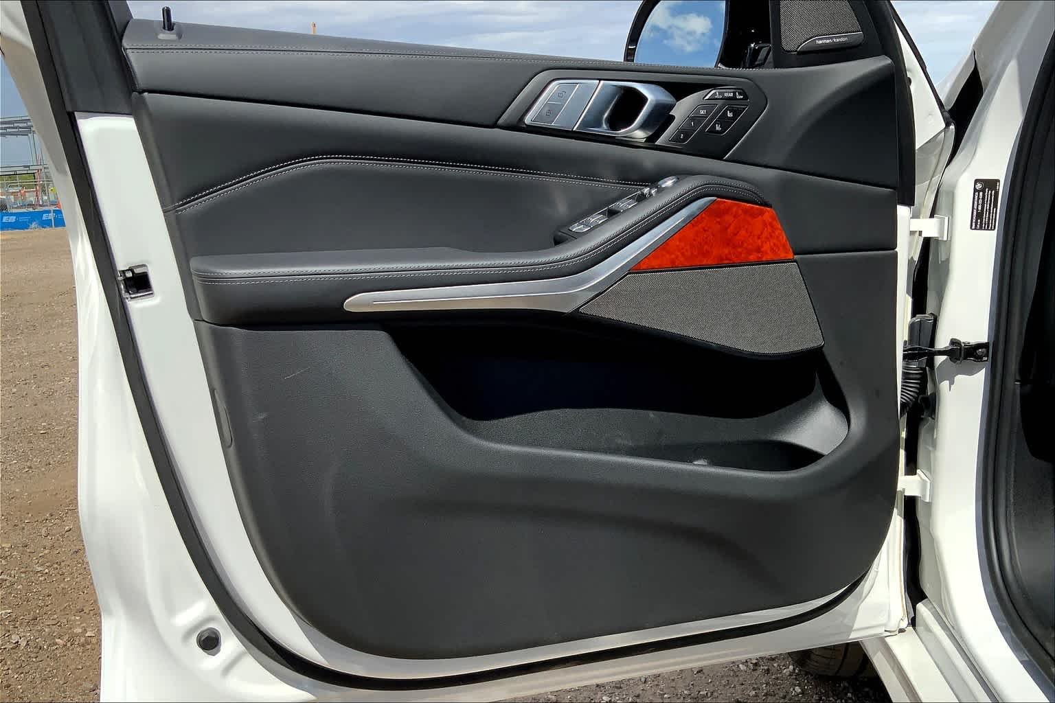 Used 2022 Mineral White Metallic BMW ALPINA XB7 image 21