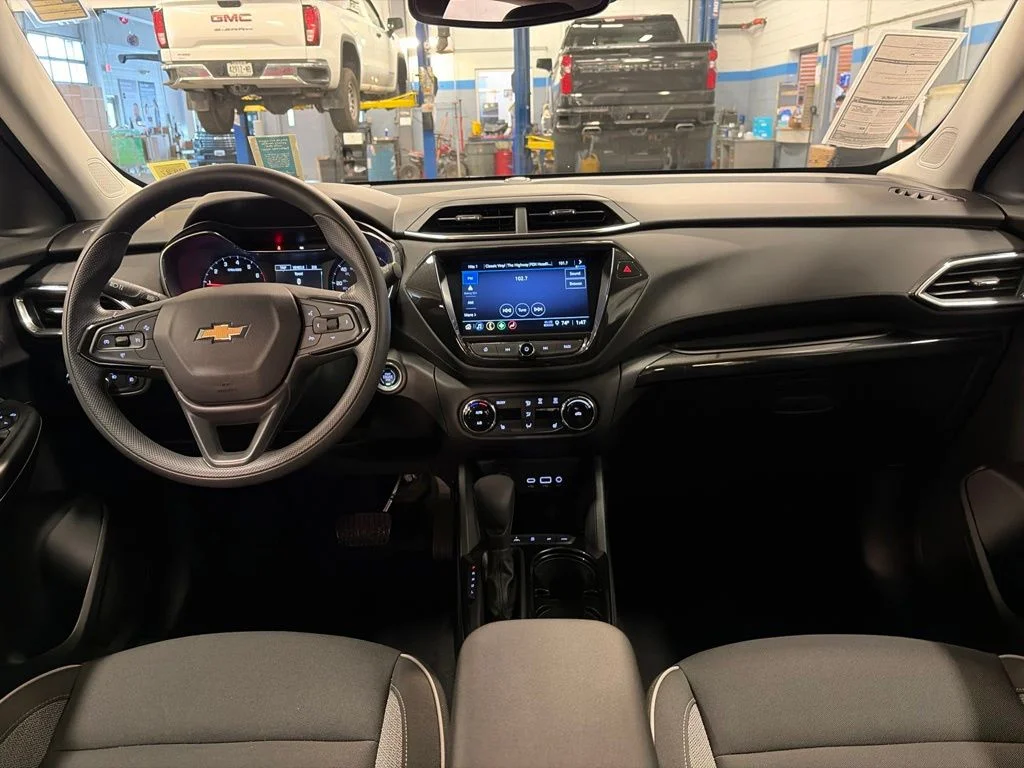Used 2023 White Chevrolet LT image 19