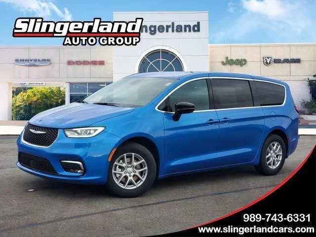 2026 Chrysler Pacifica Select's photo