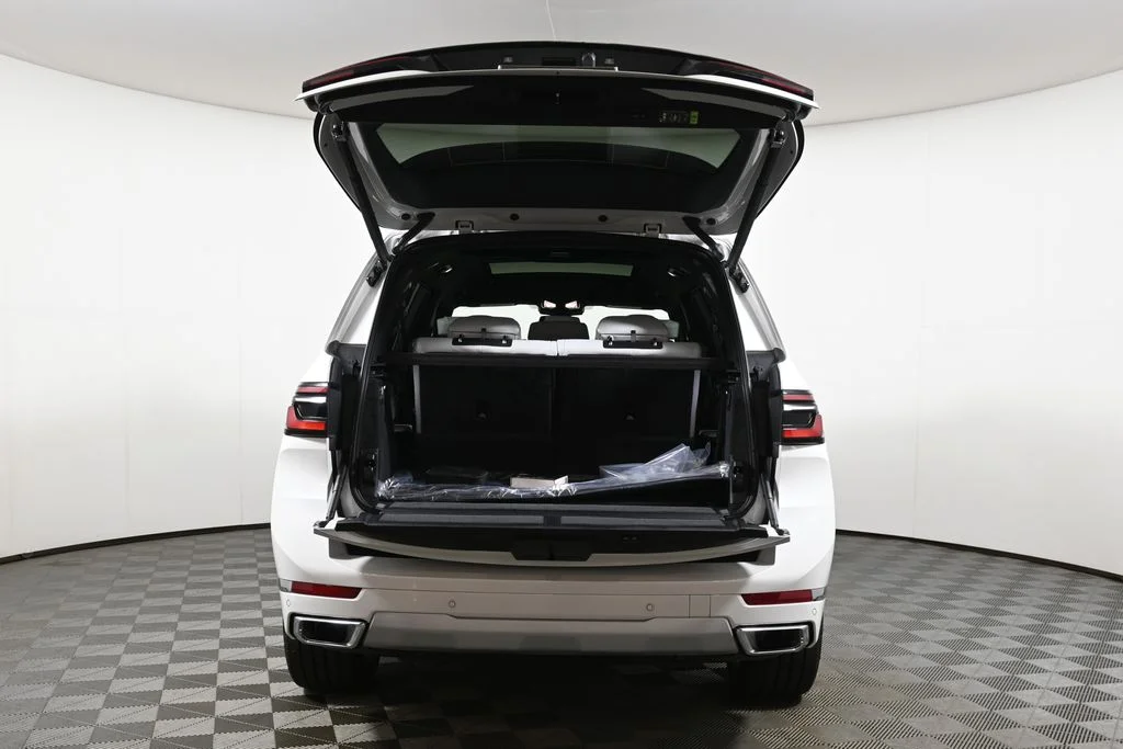 New 2027 White BMW xDrive40i image 36