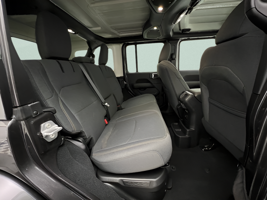 Used 2025 Crystal Metallic Jeep Sahara 4xe image 19