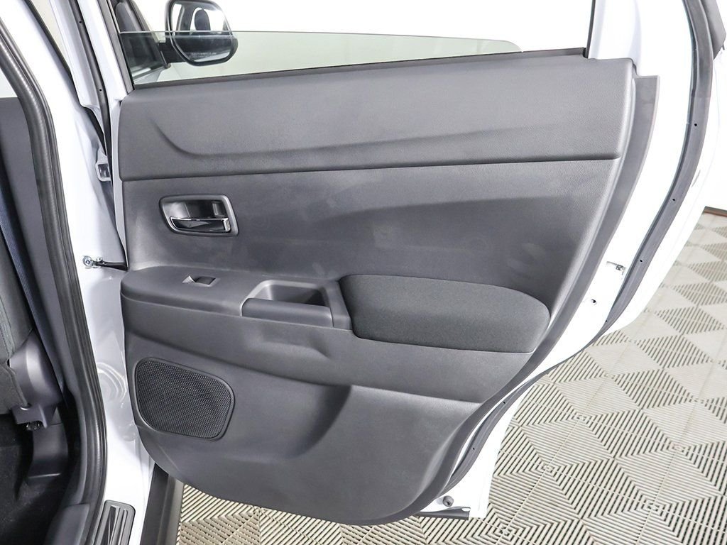 2025 Mitsubishi Outlander Sport ES - Photo 20