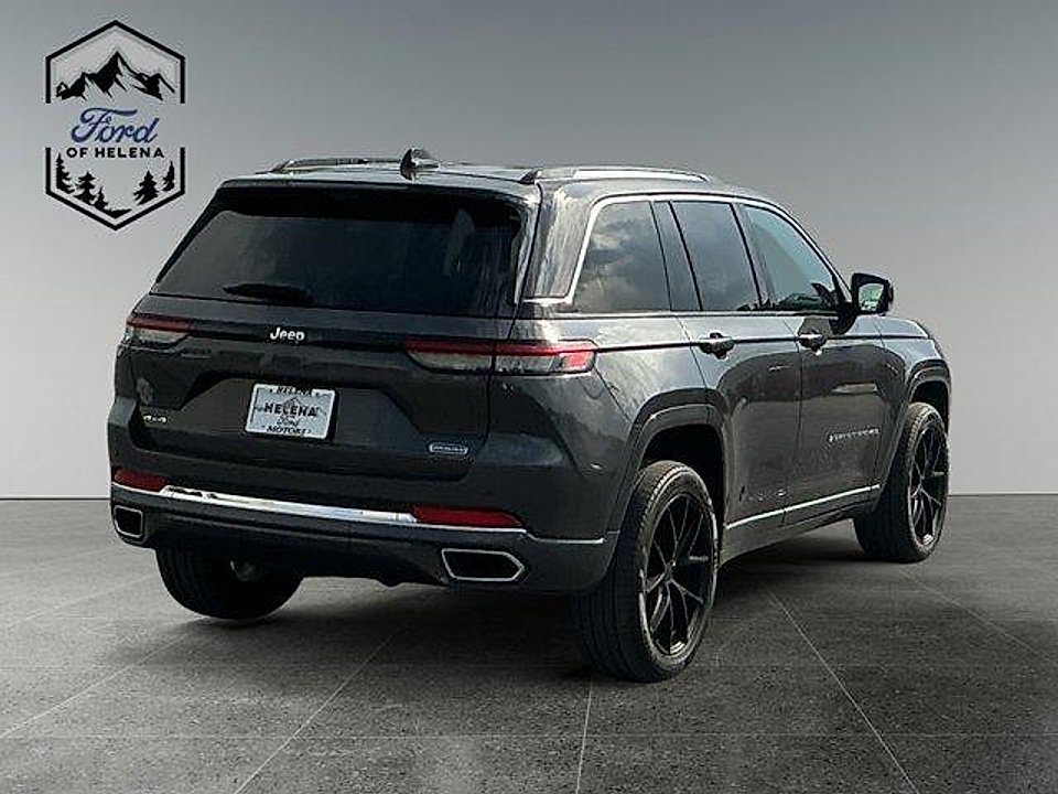 Used 2023 Baltic Gray Clearcoat Metallic Jeep Overland 4x4 image 5