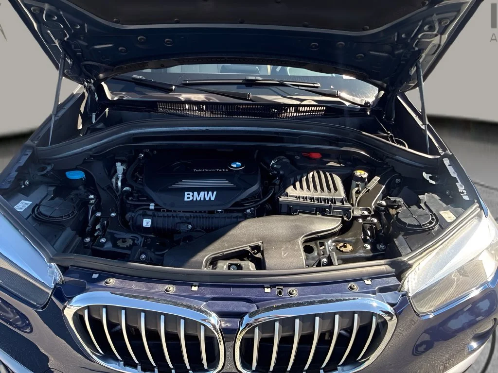 Used 2018 Blue BMW sDrive28i image 25