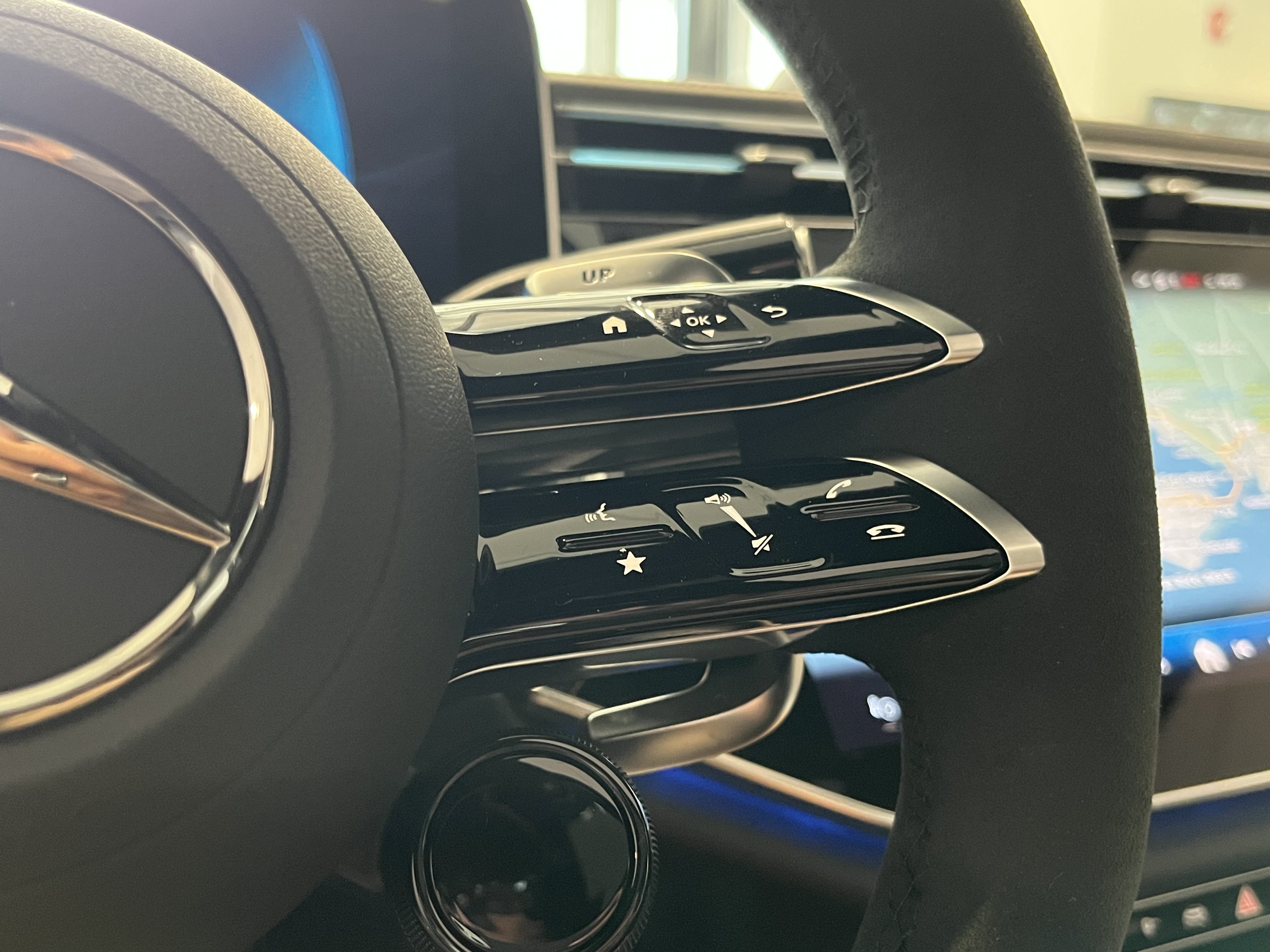 New 2026 MANUFAKTUR Moonlight White Magno Mercedes-Benz AMG® E 53 E image 26