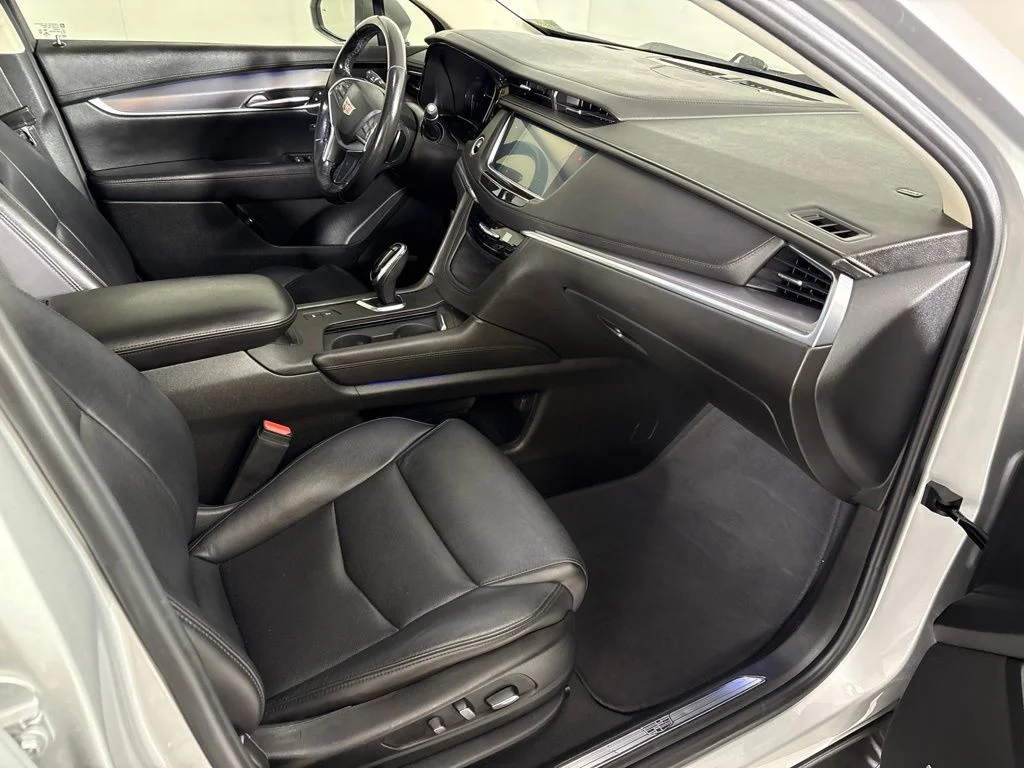 Used 2018 Silver Cadillac Premium Luxury image 23