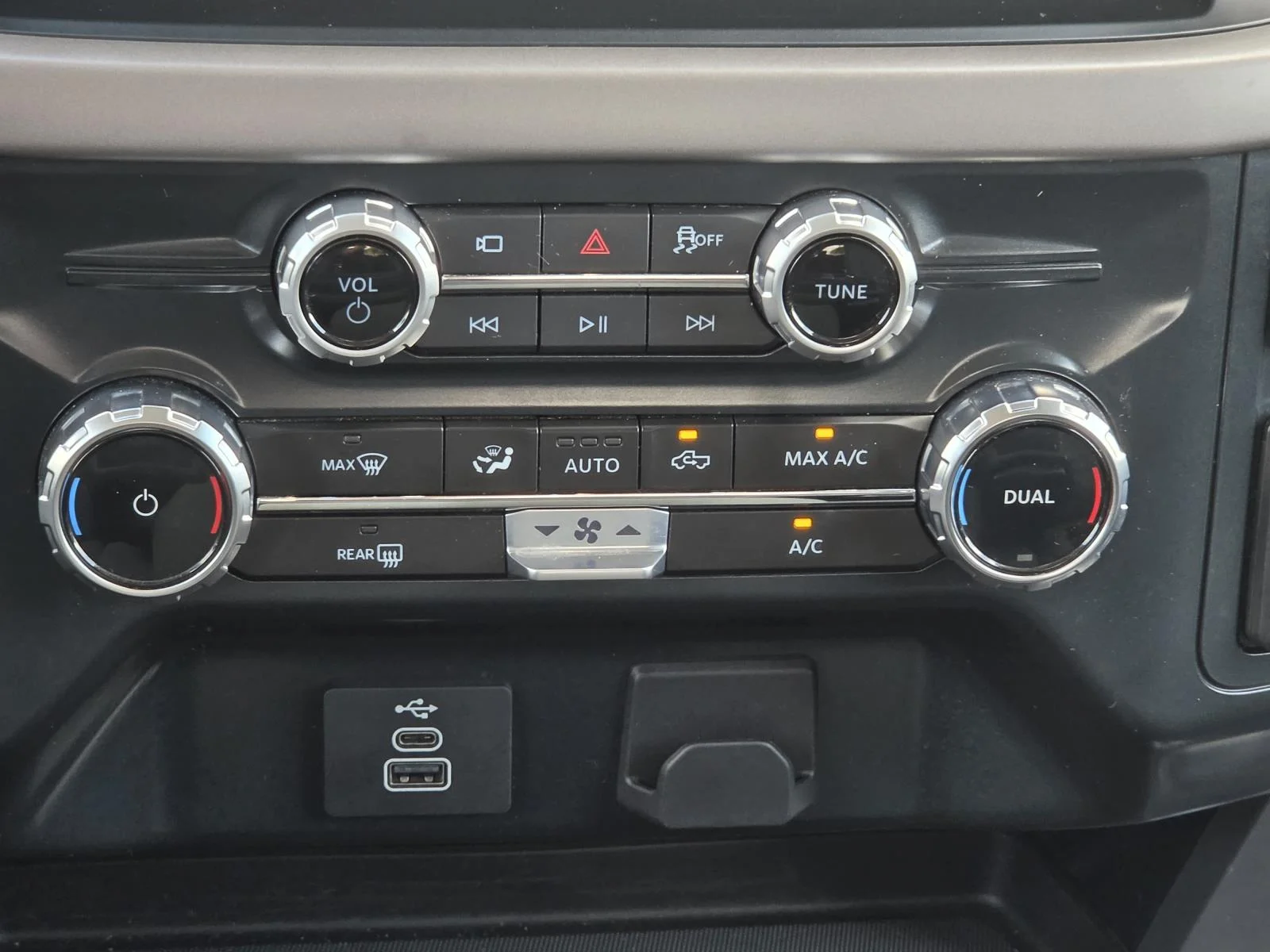 Used 2025 Oxford White Ford XLT 4WD SuperCrew 5.5