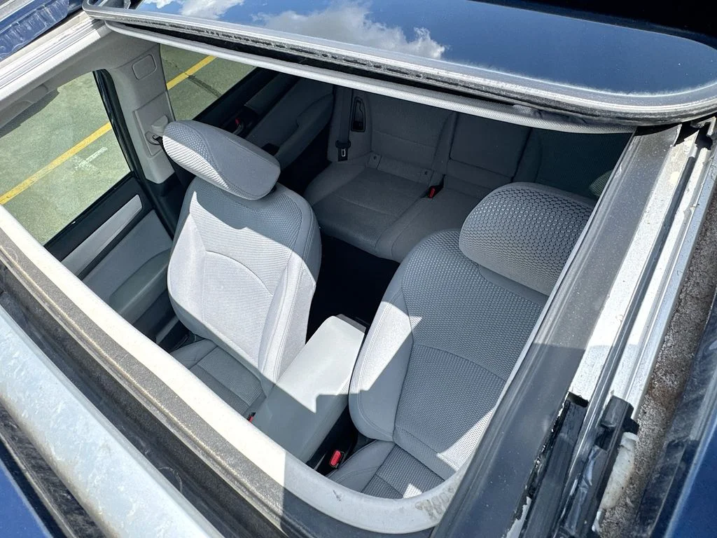 Used 2019 Blue Subaru 2.5i Premium image 26