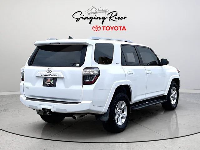 Used 2016 White Toyota SR5 image 6
