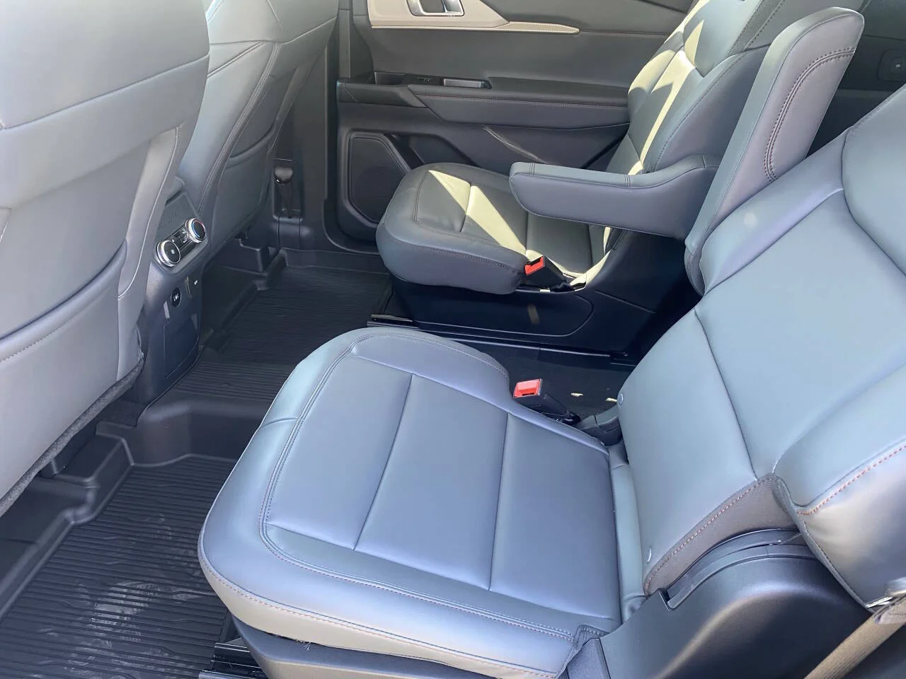 New 2026 Carbonized Gray Metallic Ford Active image 21