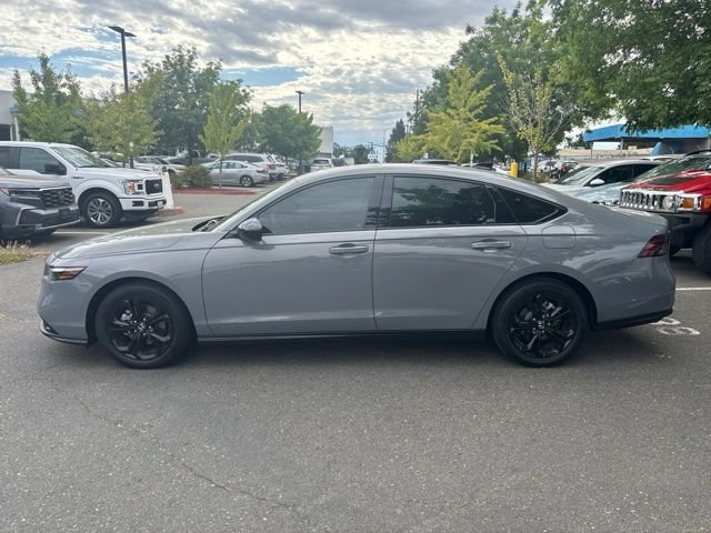 Used 2025  Honda SE image 5