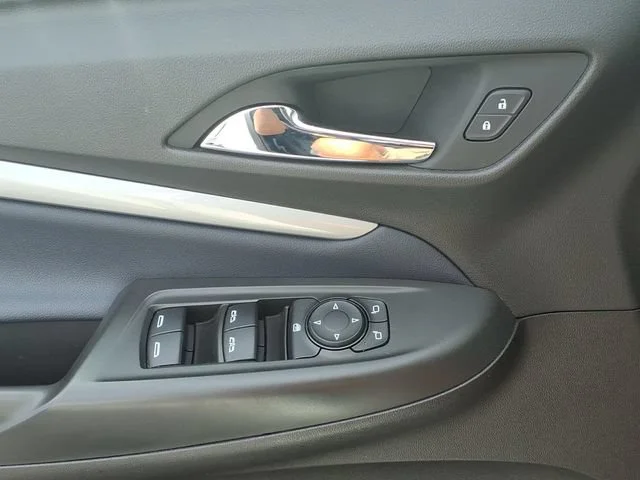 Used 2022 SUMMIT WHITE Chevrolet Premier image 14
