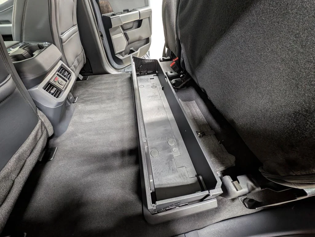 New 2026 Glacier Gray Metallic Tri-Coat Ford F-250® Lariat® image 23