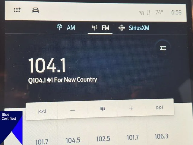Used 2022 Gray Ford SE image 23