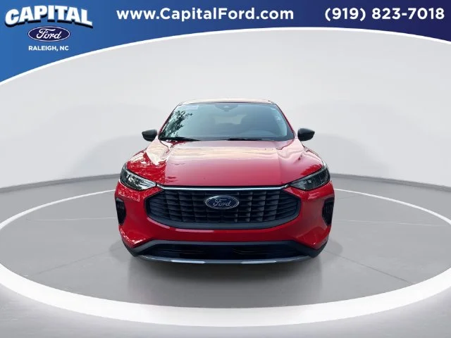 Used 2024 Red Ford Active image 3