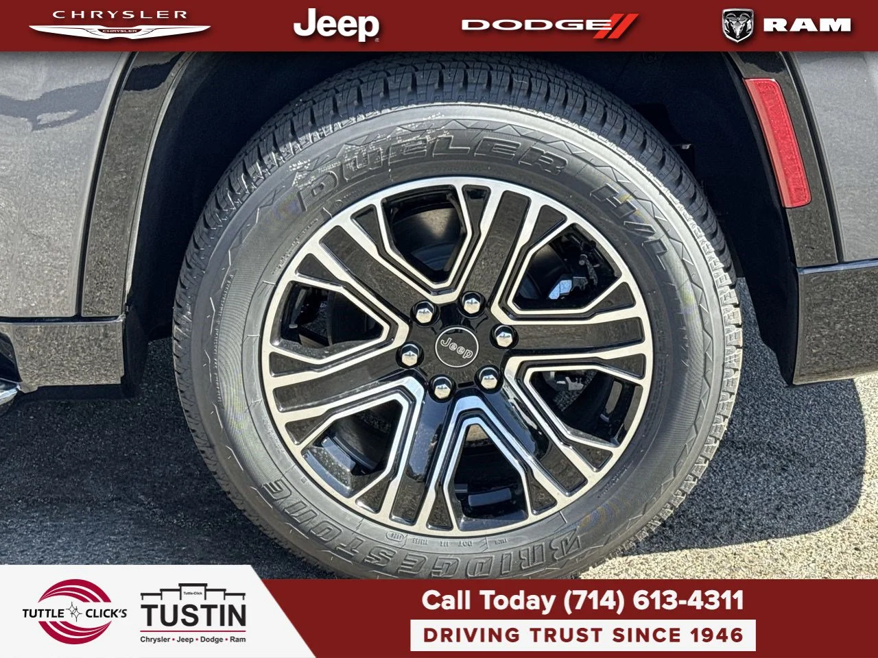New 2026 Baltic-Gray Metallic Clear-Coat Exterior Paint Jeep 4DR 2WD image 16