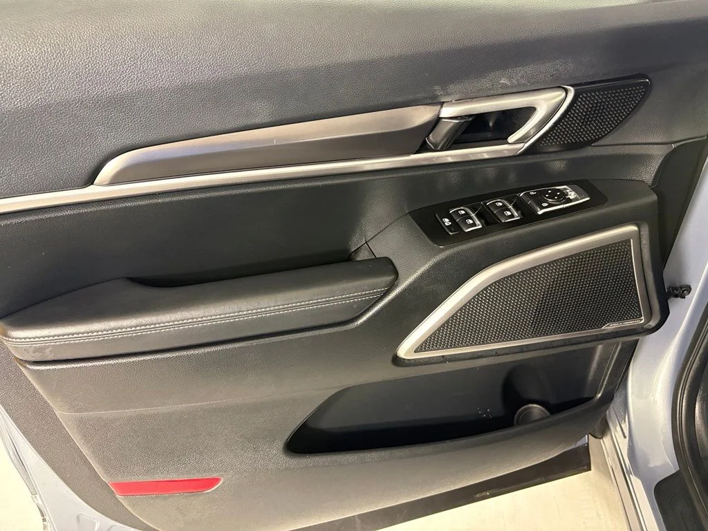 Used 2025 Silver Kia S image 15