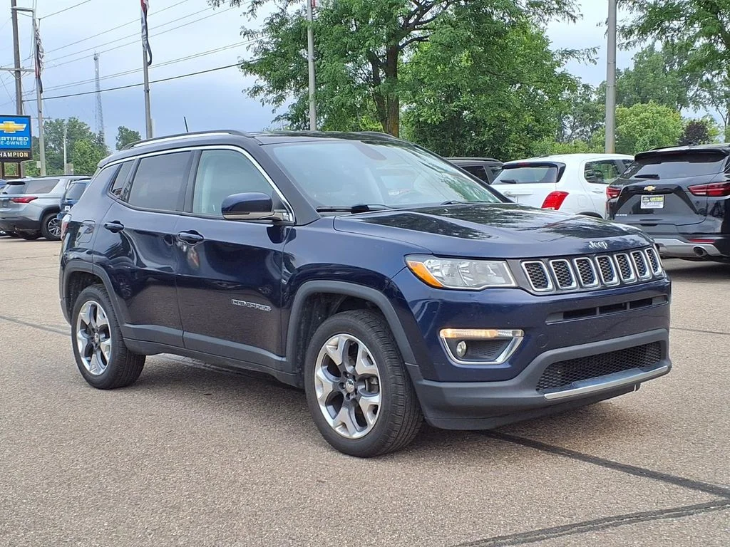 Used 2018 Blue Jeep Limited image 3