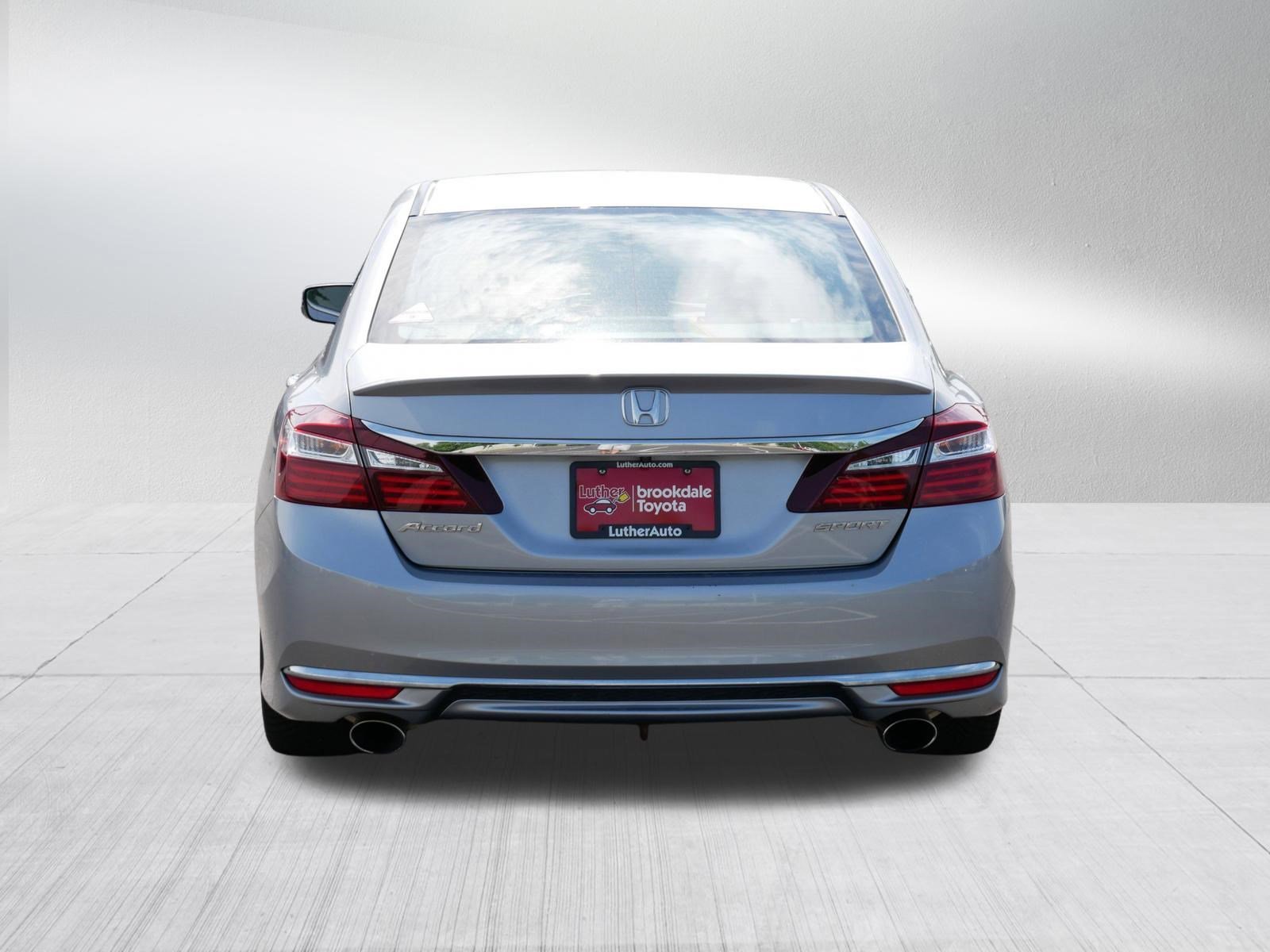 Used 2016 Lunar Silver Metallic Honda Sport image 6