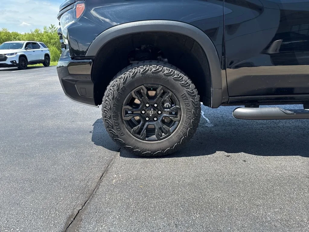 2023 Chevrolet Silverado 1500 ZR2 - Photo 31