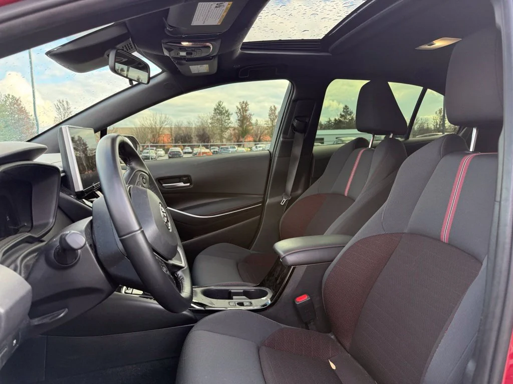 Used 2025 Ruby Flare Pearl Toyota SE image 9