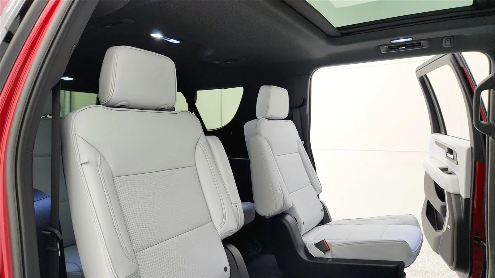 2026 Chevrolet Suburban Premier - Photo 39