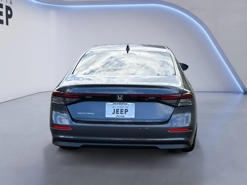 Used 2025  Honda LX image 4