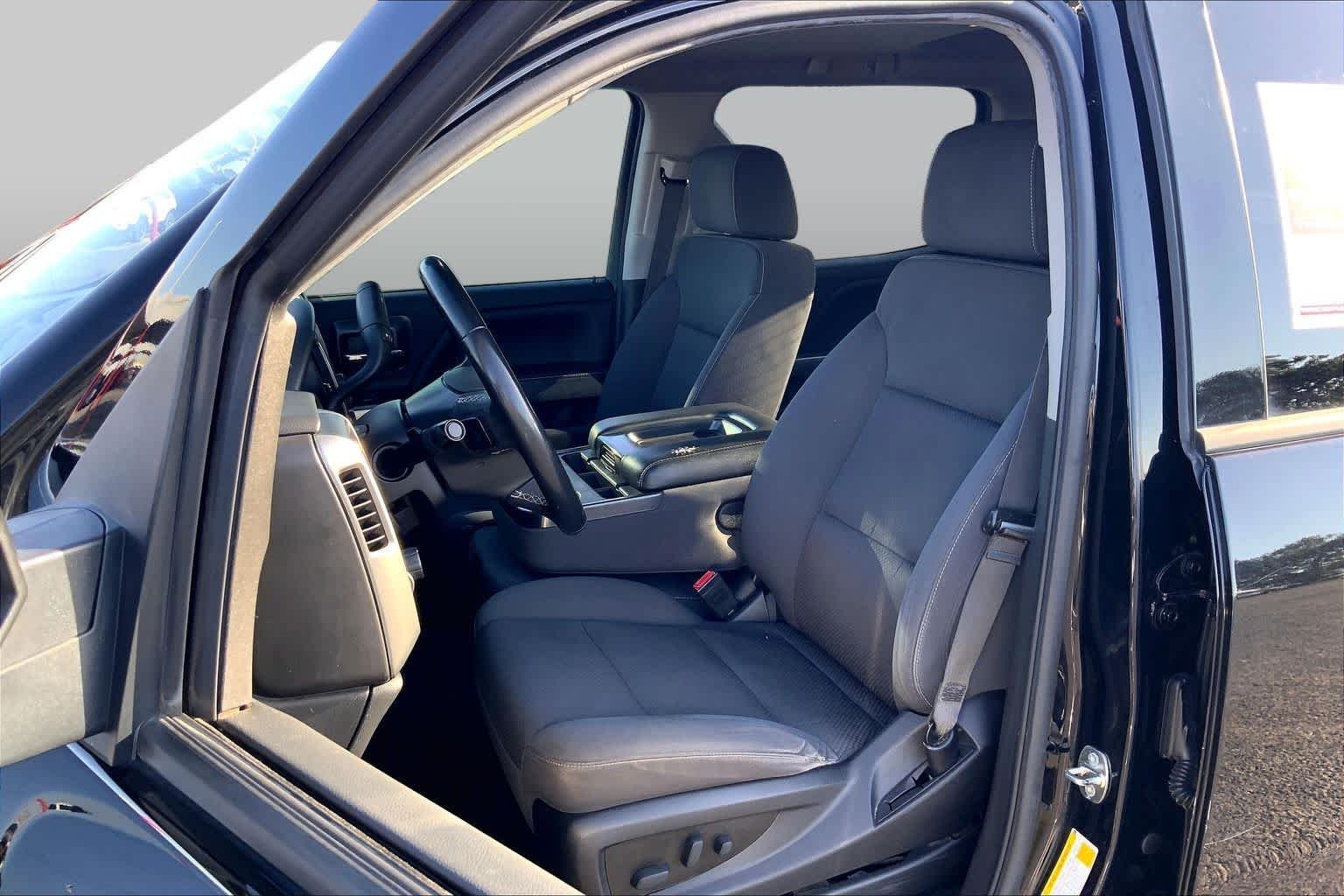 Used 2018 Black Chevrolet LT image 8