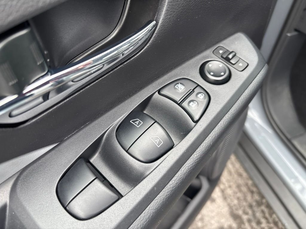 Used 2024 Gray Nissan SR image 11