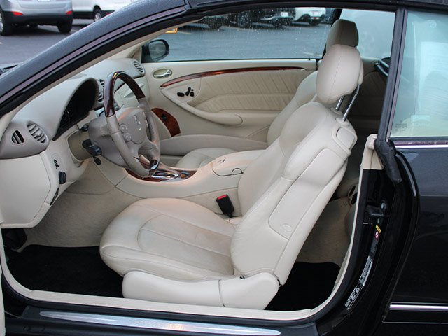 Used 2004  Mercedes-Benz CLK 320 image 11