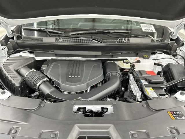 New 2027 Summit White Chevrolet LT image 6
