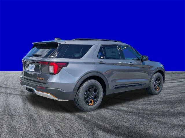 New 2027 Carbonized Gray Metallic Ford Tremor® image 4