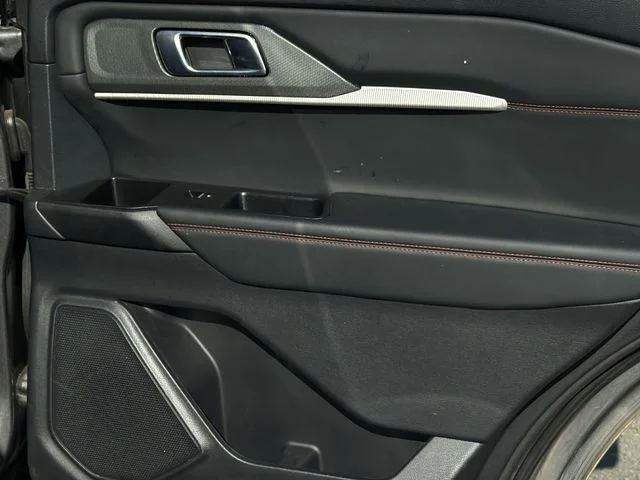 Used 2025 Gray Ford ST-Line image 37