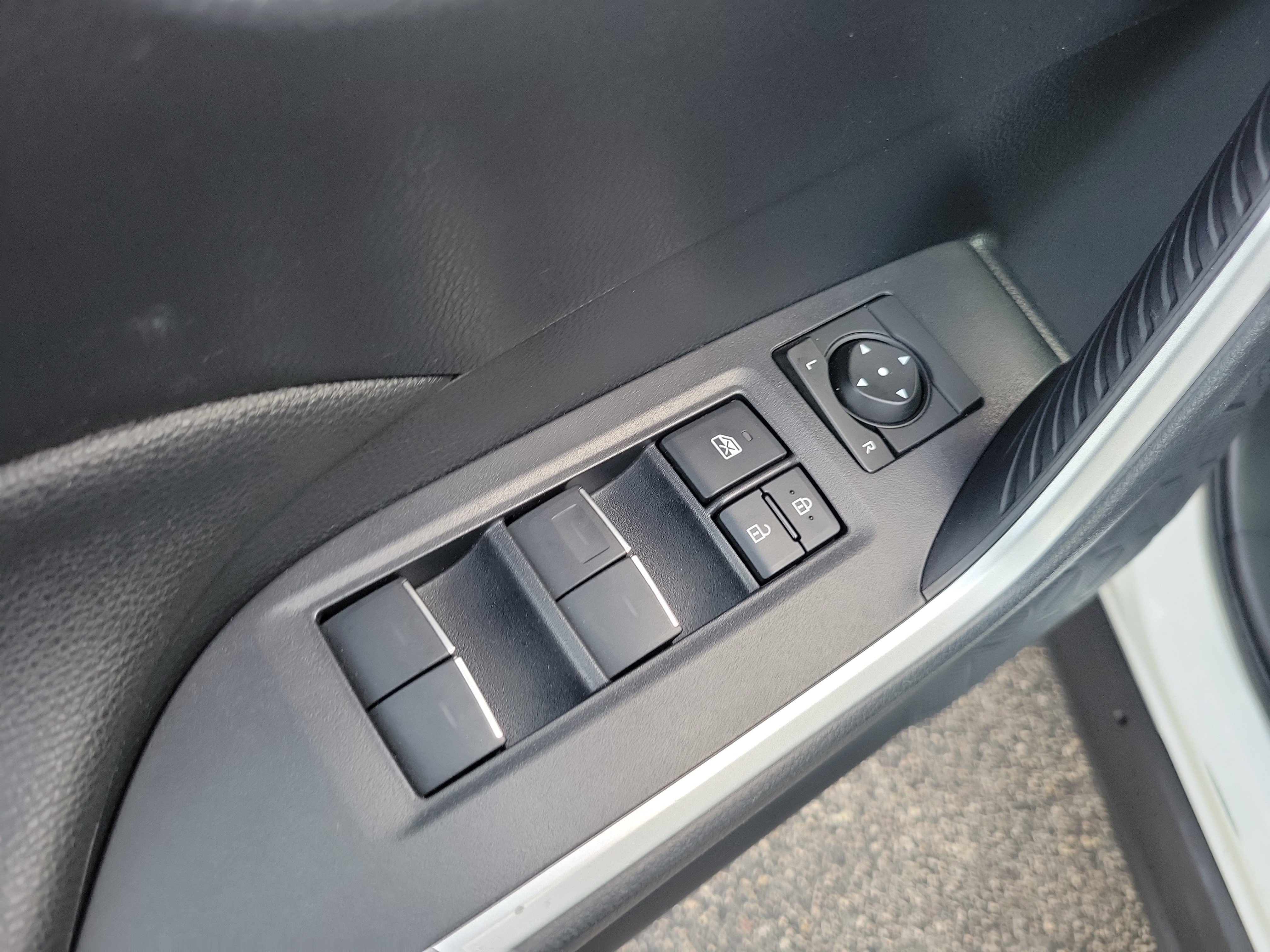 Used 2023 White Toyota Hybrid XLE image 12