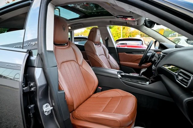 Used 2022 GRAY Maserati Modena image 33
