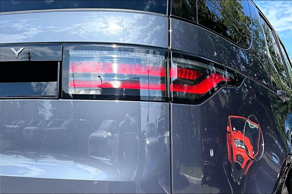 Used 2025 Blue Land Rover Dynamic SE image 31