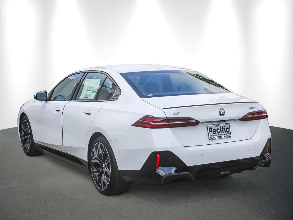 New 2026 Alpine White BMW eDrive40 image 4
