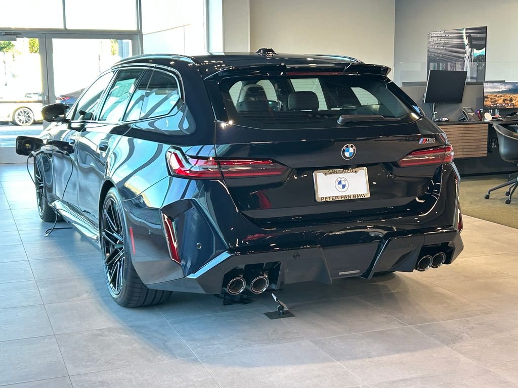 New 2027 Carbon Black Metallic BMW Base image 3