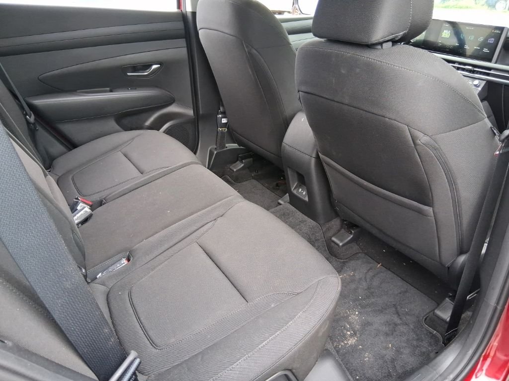 Used 2025 Red Hyundai SE image 19