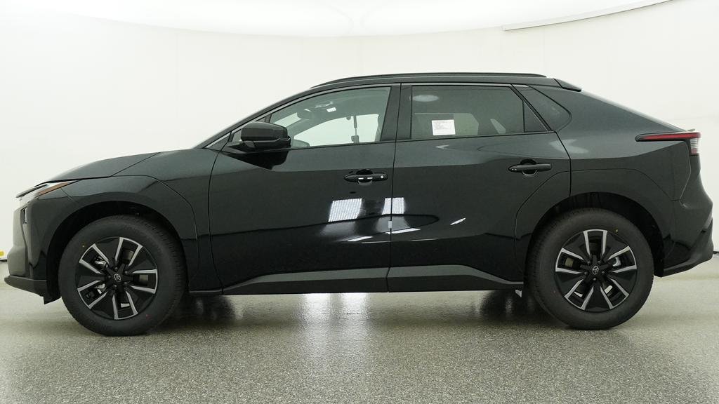 New 2026 Midnight Black Metallic Toyota XLE image 2