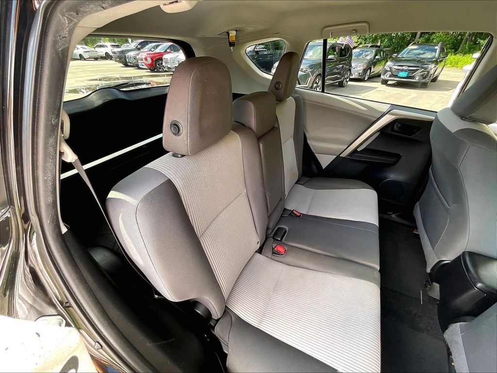Used 2013 Black Toyota LE image 19