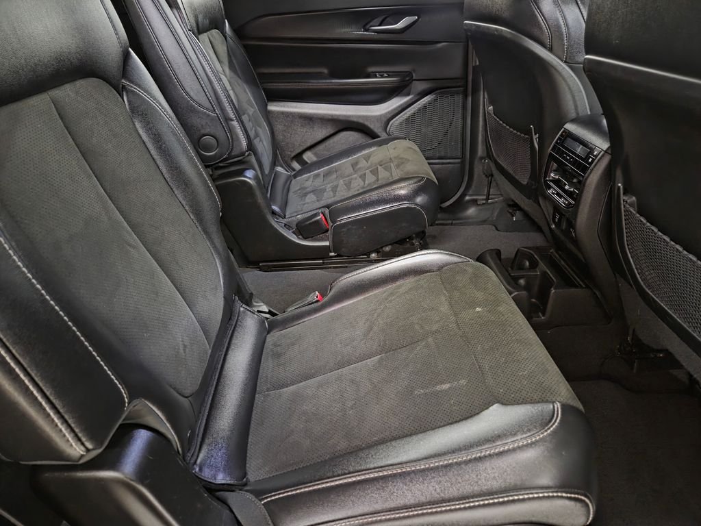 Used 2023 Black Jeep Altitude image 20