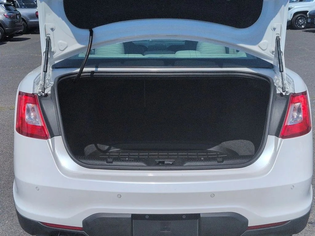 Used 2011 White Platinum Clearcoat Metallic Ford SEL image 25