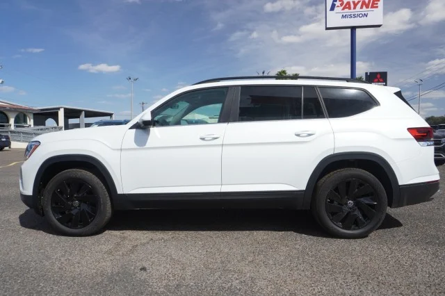 New 2026 Opal White Pearl Volkswagen 2.0T SE W/TECHNOLOGY image 12