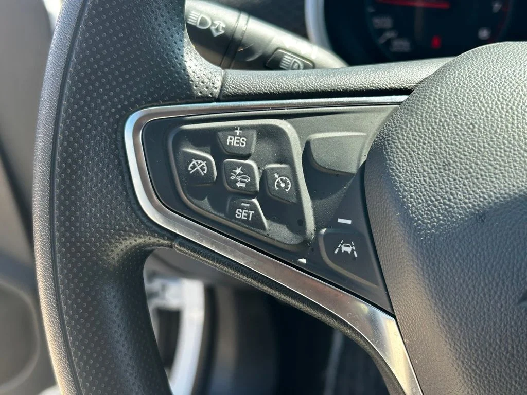 Used 2024 White Chevrolet LT image 18
